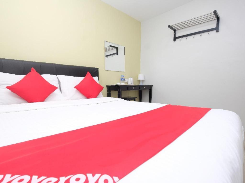 Elite Hotel Куантан Экстерьер фото